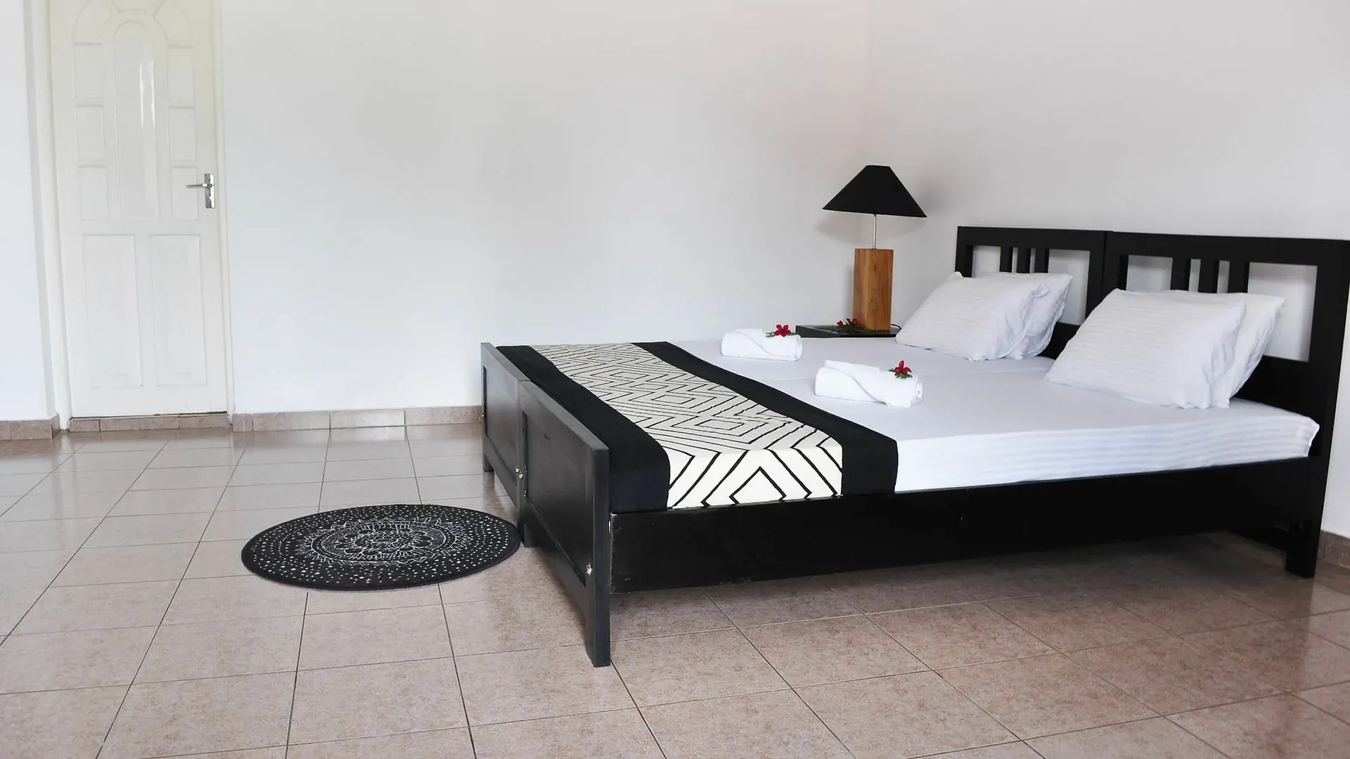 Olu Colombo Villa 3*,